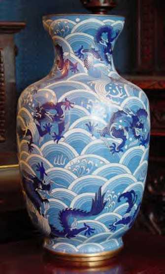 Фарфоровая ваза с девятью драконами, 1874 г. 