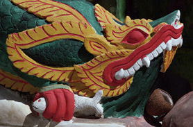 colorful_wooden_dragon_sculpture