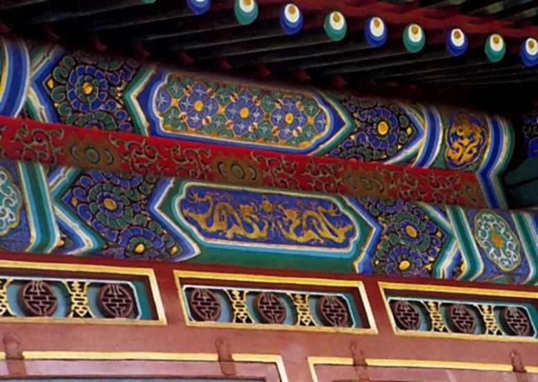 Крыша павильона для церемоний: фрагмент. Ансамбль загородного императорского дворца Ихэюань