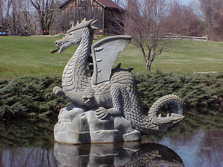 euro_dragon-statue